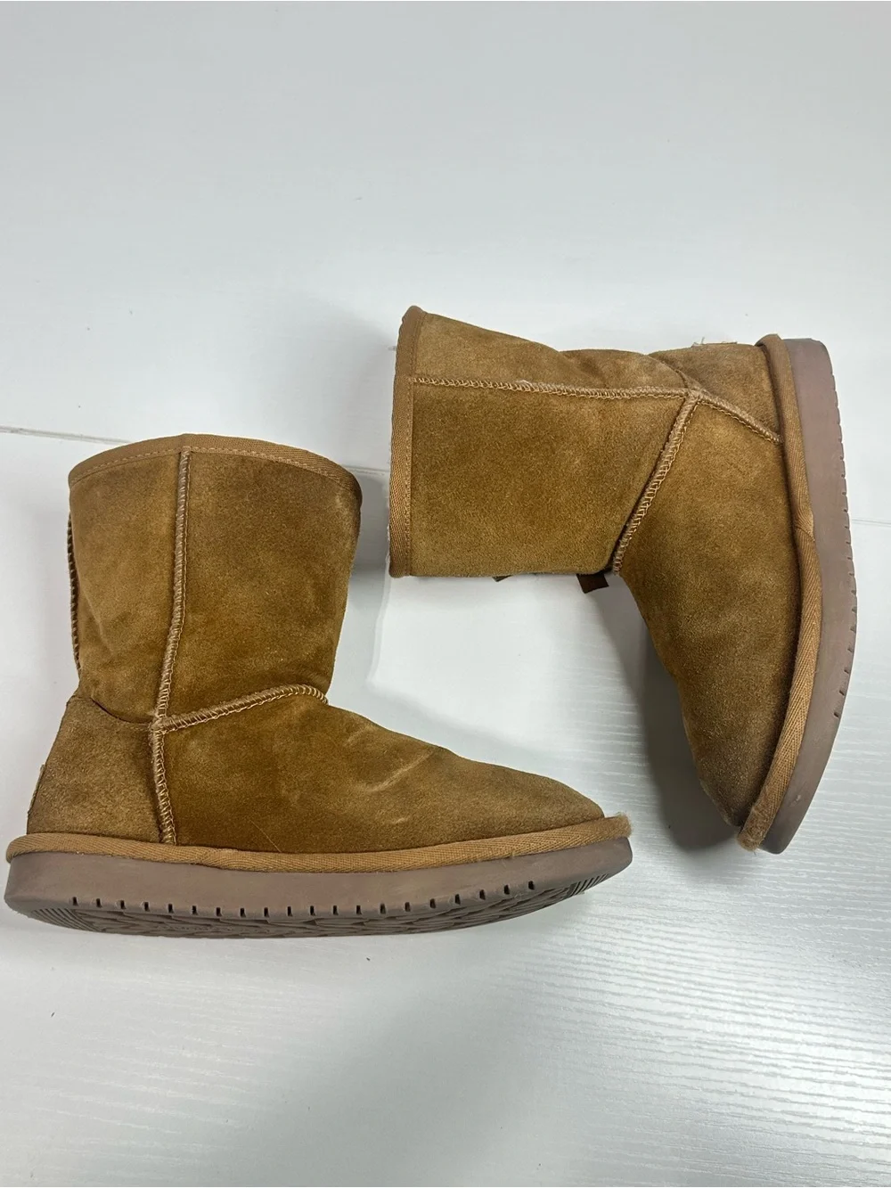 Kids' Koolabura UGG Victoria Short Boot Chesnut Size 1 Suede Faux Sherpa Cognac